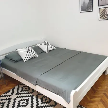 Apartman Park Jagodina-Studio U Centru Grada Free Parking Exterior photo